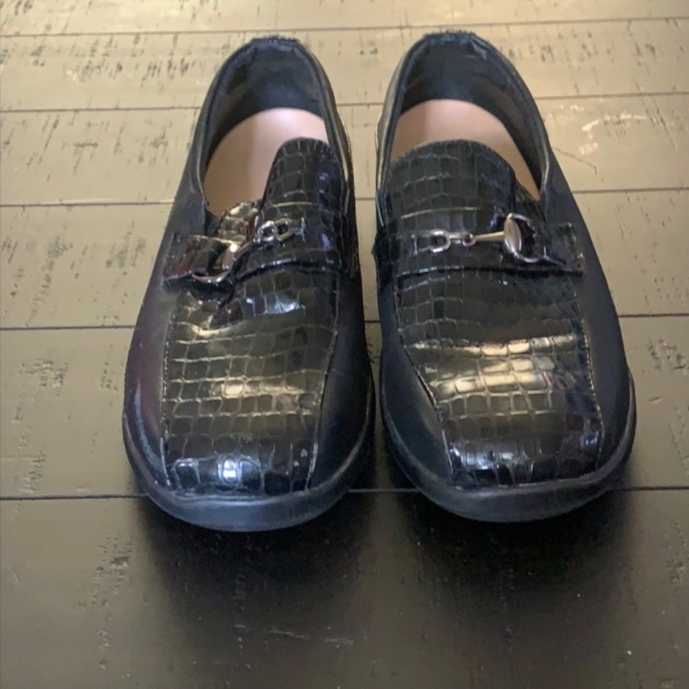 Excellent Preowned Condition Aetrex Shoes Size 7 very comfortable and classy.